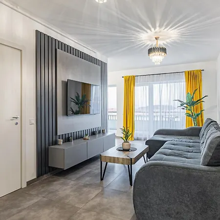 Luxury Collection Flats In Centre Of #beautiful #brasov At #coresi Mall Apartamento Braşov